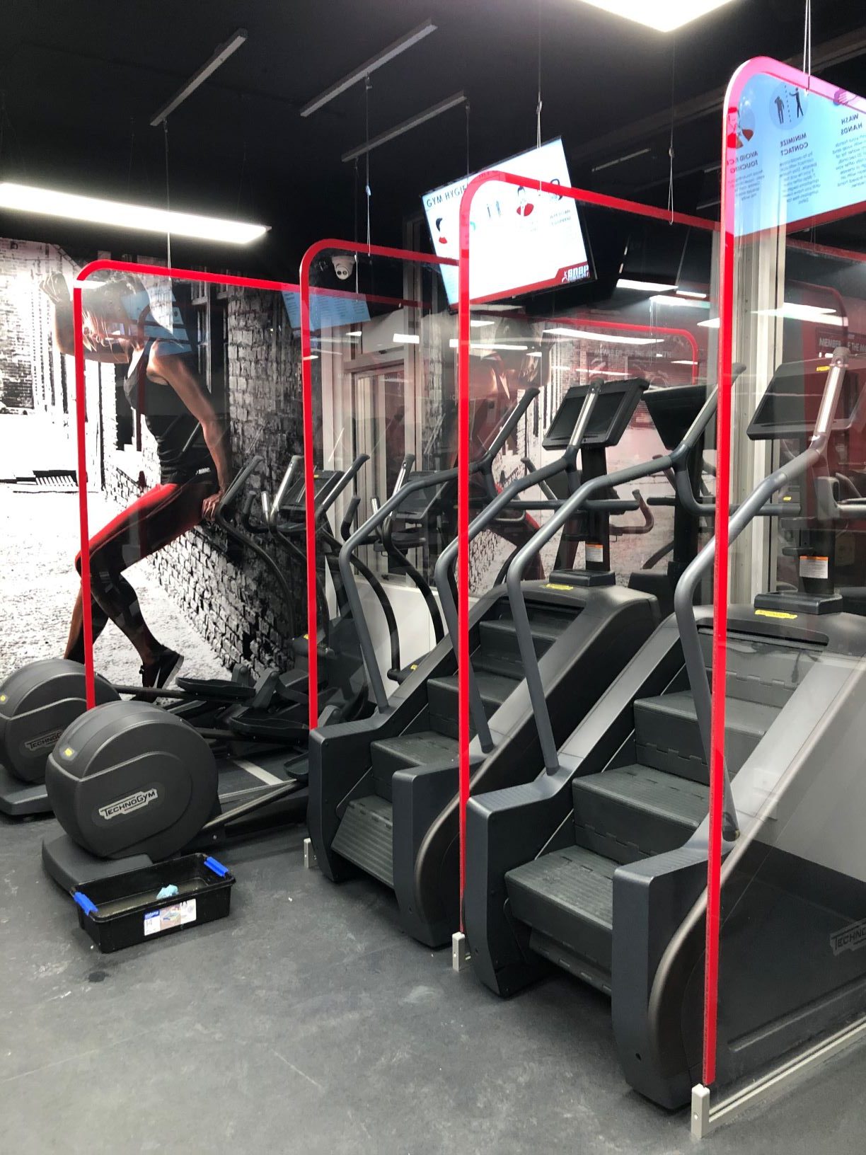 Gym_Protective_Barrier_Screens