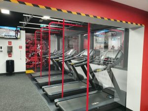 Gym_Sneeze_Guard_Screens